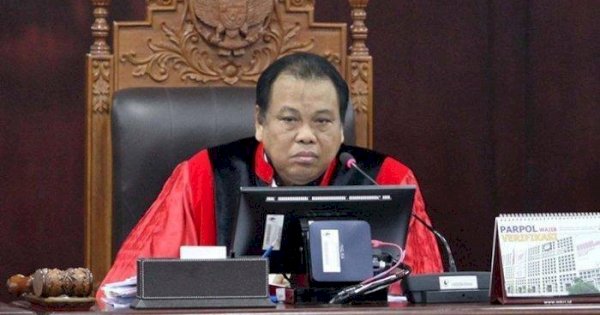 Hakim MK Arief Hidayat Pusing Baca Bukti Gugatan Pileg Golkar