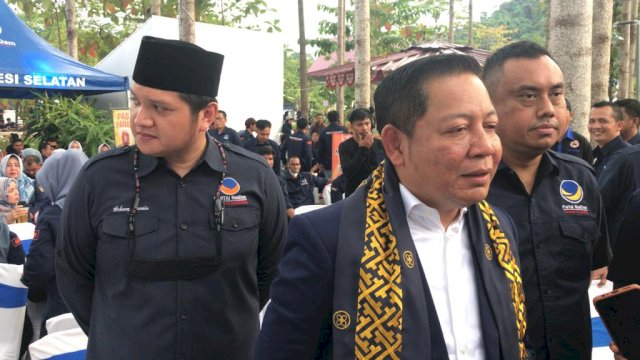 Rusdi Masse Lantik Arham Basmin Jadi Ketua NasDem Luwu.(F-INT)