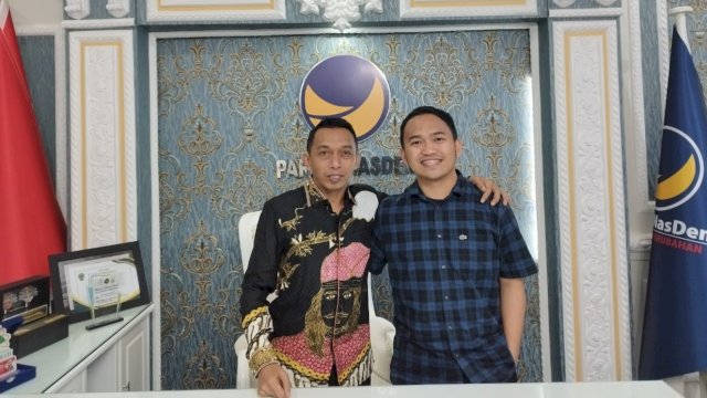 Sekretaris DPW NasDem Sulsel Syaharuddin Alrif (kiri) bersama Ketua DPW PPP Sulsel Imam Fauzan (kanan)