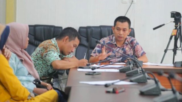 Kabag Humas Protokol DPRD Makassar Rakor Bersama Sejumlah Laskar Pelangi