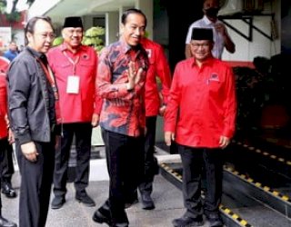 Sekjen PDIP Hasto Sebut Jokowi Susun Skenario 3 Periode sejak Menang Pilpres 2019