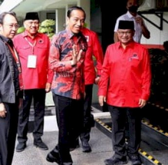 Sekjen PDIP Hasto Sebut Jokowi Susun Skenario 3 Periode sejak Menang Pilpres 2019