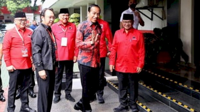 Jokowi bersama Kader PDIP.(F-INT)