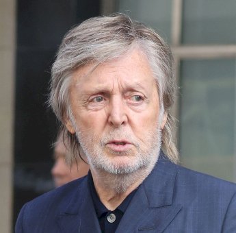 WOW! Paul McCartney Musisi Pertama Inggris yang Jadi Miliarder