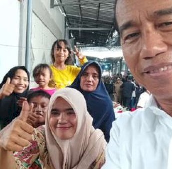 Jokowi Nikmati Singang dan Cumi Sirabage Saat Makan Siang di Sumbawa