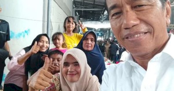 Jokowi Nikmati Singang dan Cumi Sirabage Saat Makan Siang di Sumbawa