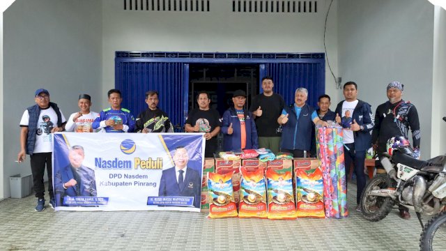 Irwan Hamid Gerak Cepat Bantu-Semangati Warga Korban Bencana Longsor di Pinrang