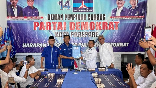 Tasming Hamid Kembalikan Formulir Pendaftaran ke Demokrat.