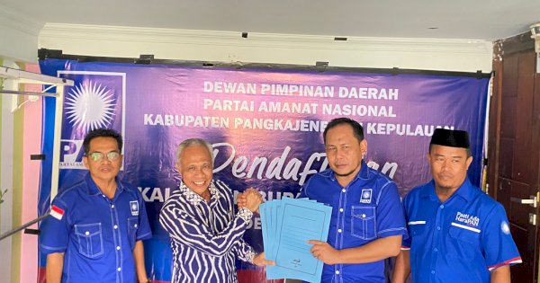 Maju Pilkada Pangkep, Syahban Sammana Daftar Calon Bupati Lewat PAN