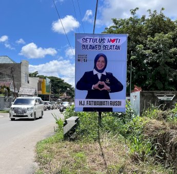 Baliho Wajah Fatmawati Rusdi &lsquo;Setulus Hati Sulawesi Selatan&rsquo; Bertebaran hingga Pelosok, Serius Maju Pilgub Sulsel?