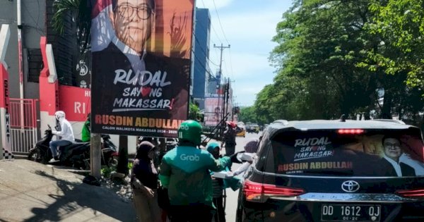 Rusdin Abdullah Konsisten Berbagi Kebahagiaan di Jumat Berkah