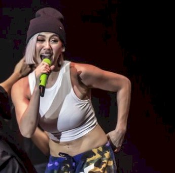 Pencipta Lagu &ldquo;Bilang Saja&rdquo; Somasi Agnez Mo, Tuntut Rp 1,5 Miliar