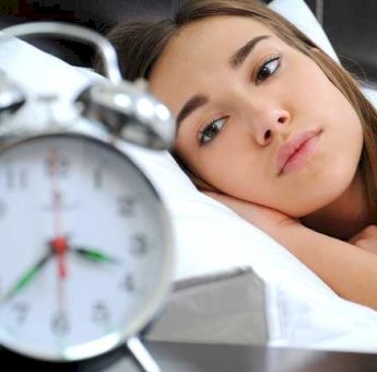 Penderita Insomnia Perlu Tahu! Ini 10 Makanan yang Membuat Kantuk