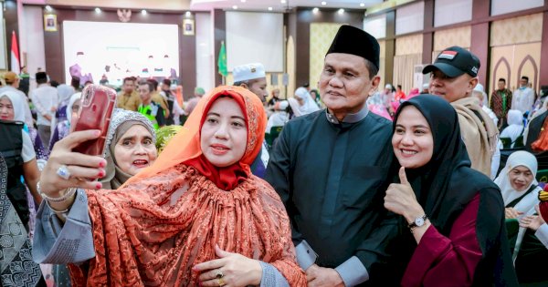 Suardi Saleh Bersama Dokter Ulfah Terima-Jemput Jemaah Haji Tergabung Kloter 3