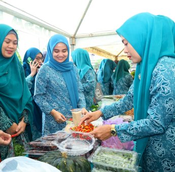 Dokter Ulfah Gencarkan Gerakan Pangan Murah di Barru, Harga Sembako Mulai Menurun: Salah Satu Bentuk Ikhtiar Kita Kepada Masyarakat