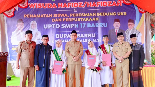 Bupati Barru Suardi Saleh Hadiri Wisuda Hafidz Hafidzah.