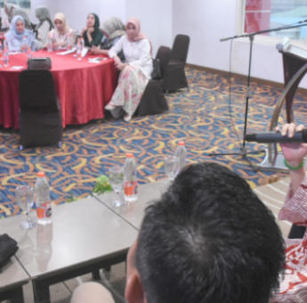 Anggota DPRD Makassar, Nunung Dasniar Ajak Warga Kelola Persampahan Dengan Baik