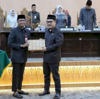 Firman Pagarra Sampaikan Realisasi APBD 2023 di DPRD Makassar, Imbau OPD Pacu Kinerja