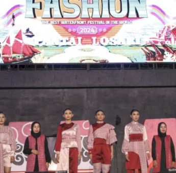 Kreativitas Pelajar dengan Panggung Fashion Show di F8