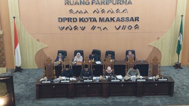 Pj Sekda Sampaikan Jawaban Wali Kota Makassar di Rapat Paripurna DPRD