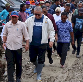 Gerak Cepat, Waketum NasDem Ahmad Ali Datang Semangati-Santuni Korban Banjir di Parigi Moutong