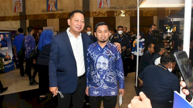 Ketua DPW NasDem Sulsel Rusdi Masse Mappasessu dan Ketua DPD NasDem Parepare Tasming Hamid