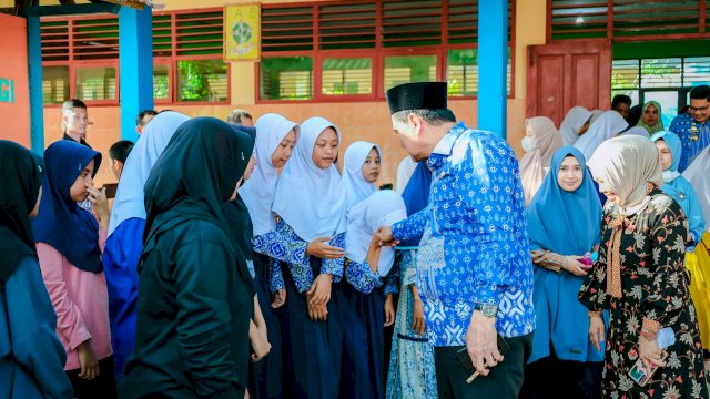 Bupati Barru Dr. (H.C) Ir. H. Suardi Saleh, M.Si hadiri Rapat Komite UPTD SMPN 7 Barru.