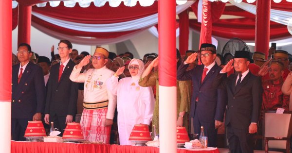 Ada yang Ingin Politisasi, Ternyata Andi Sudirman Hormat saat Pengibaran Bendera Merah Putih