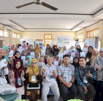 Sekolah Farmasi ITB Pengabdian Masyarakat di Makassar, Berjudul “Upaya Peningkatan Kualitas Hidup Pasien Lanjut Usia melalui Pendampingan Caregiver Keluarga”