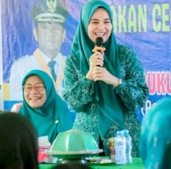 Beri Edukasi Pola Hidup Sehat, Dokter Ulfah Kukuhkan Duta Parenting SMPN 22 dan SMPN 18 Barru