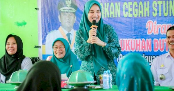 Beri Edukasi Pola Hidup Sehat, Dokter Ulfah Kukuhkan Duta Parenting SMPN 22 dan SMPN 18 Barru