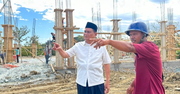 Suardi Saleh Pantau Perkembangan Pembangunan Masjid Raya Kabupaten Barru