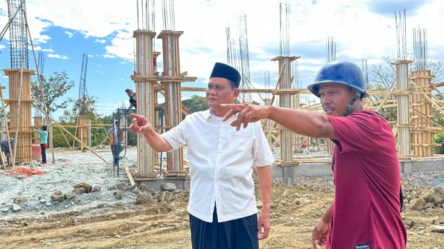 Bupati Barru Suardi Saleh Pantau Perkembangan Pembangunan Masjid Raya