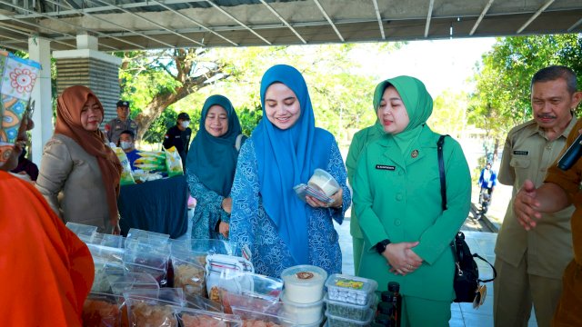 Dokter Ulfah Nurul Huda Hadiri Gerakan Pangan Murah Kabupaten Barru