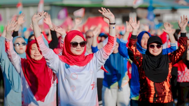 Ulfah Nurul Huda Senam Massal Bahagia Bersama Warga Barru