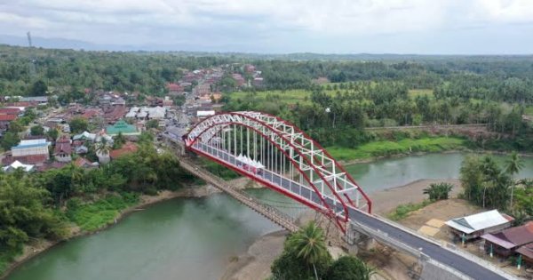 Bukti Keberhasilan Andi Sudirman di Sulsel: Jembatan Andalan Pacongkang dan Jalan 500 Km