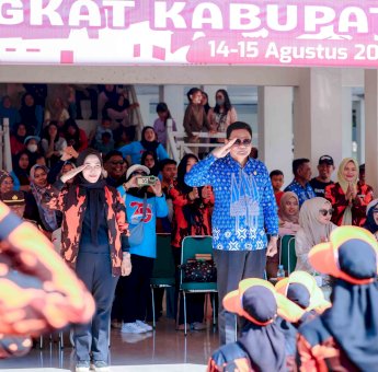 HUT Kemerdekaan RI ke-79, Pemkab Barru Meriahkan Dengan Dengan Gerak Jalan Santai