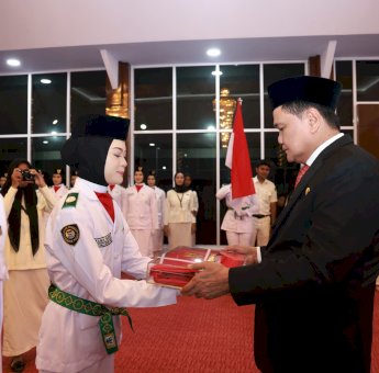 Bupati Suardi Saleh Kukuhkan 70 Anggota Paskibraka Barru