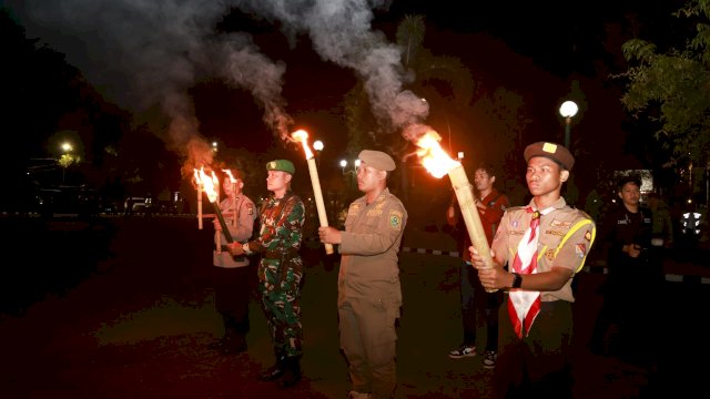 Bangkitkan Semangat Perjuangan Masyarakat, Pemkab Barru Pawai Obor di Momen HUT Kemerdekaan