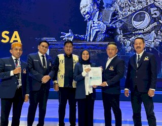 Pilkada Barru: Dokter Ulfah-Mudassir Hasri Gani Resmi Terima SK B1KWK dari Partai NasDem