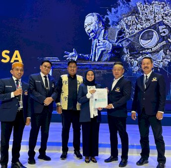 Pilkada Barru: Dokter Ulfah-Mudassir Hasri Gani Resmi Terima SK B1KWK dari Partai NasDem