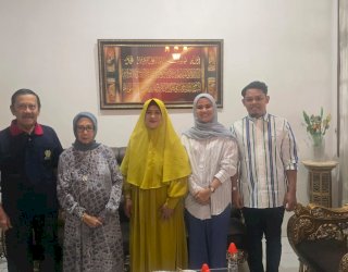Siap Bertarung di Pilkada Barru, Ulfah Nurul Sowan ke Keluarga Andi Pamadengrukka Mappanyompa