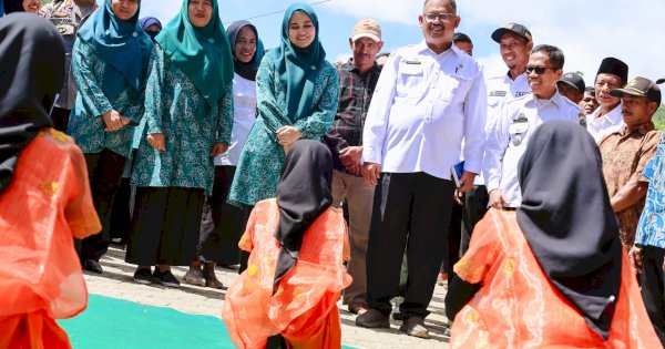 Tolak Ukur Evaluasi, Dokter Ulfah Hadiri Peniliaian Lomba Desa/Kelurahan di Pujananting Barru