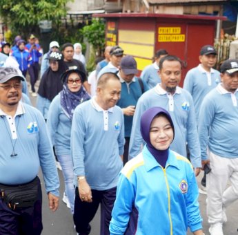 Andi Sudirman Jalan Sehat Bersama Ribuan Taruna dan Taruni Politeknik Maritim AMI Makassar