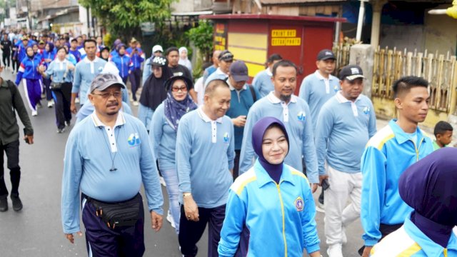 Andi Sudirman Jalan Sehat di Politeknik Maritim AMI Makassar