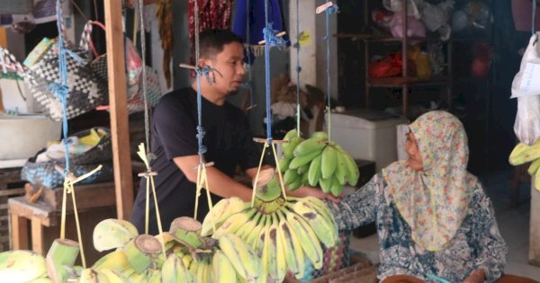 Tasming Hamid – Hermanto Disambut Antusias Pedagang saat Kunjungan ke Pasar Labukkang