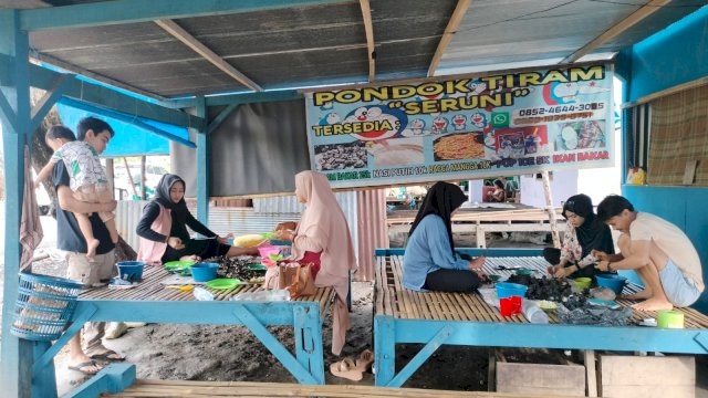 Manfaat Hari Libur Sekolah, Kuliner Tiram Bakar Lajari Barru Sedot Perhatian Warga Makassar