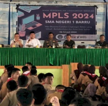 Deklarasi Anti Kekerasan dan Bullying Sebagai Tahap MPLS di SMAN 1 Barru