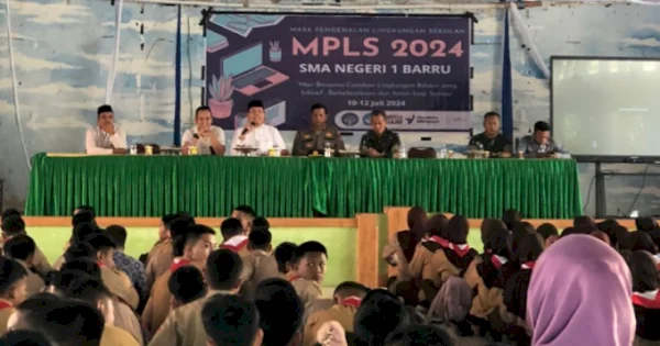 Deklarasi Anti Kekerasan dan Bullying Sebagai Tahap MPLS di SMAN 1 Barru