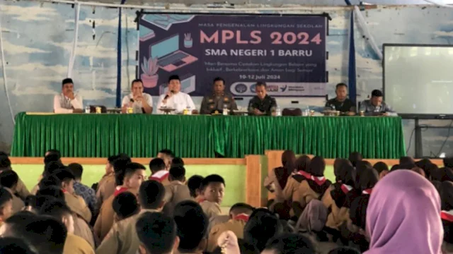 Deklarasi Anti Kekerasan dan Bullying Sebagai Tahap MPLS di SMAN 1 Barru